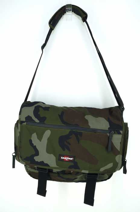 EASTPAK (イーストパック) STANLEY スタンリー カモ柄ショルダーバッグ メンズ バッグ