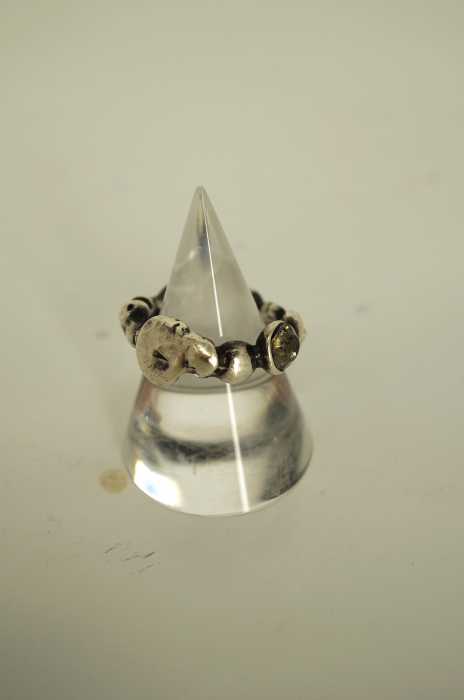 IOSSELLIANI (イオッセリアーニ) ビジュー入りシルバーリング レディース アクセサリー