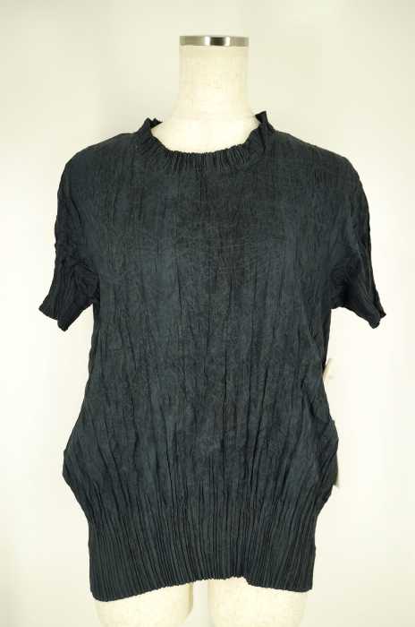 ISSEY MIYAKE(イッセイミヤケ) シワ加工ハンソデトップス レディース トップス