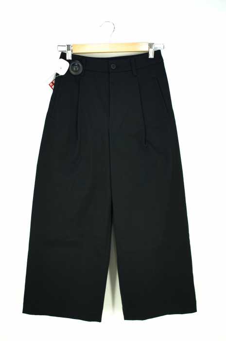ISSEY MIYAKE（イッセイミヤケ） タック ワイドチノパンツ メンズ パンツ