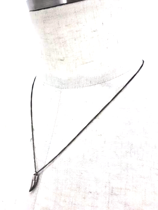 A.P.C.(アーペーセー) サメ牙型ネックレス メンズ アクセサリー