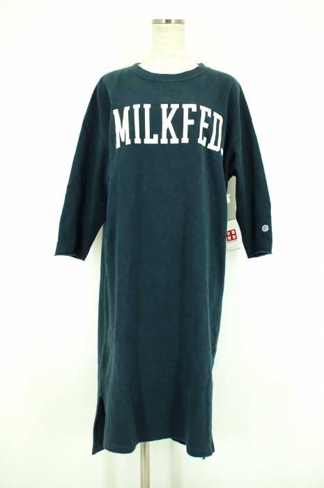 MILKFED.×champion (ミルクフェド×チャンピオン) プリント サイドスリット トレーナー SWEAT DRESS スウェットドレス レディース ワンピース