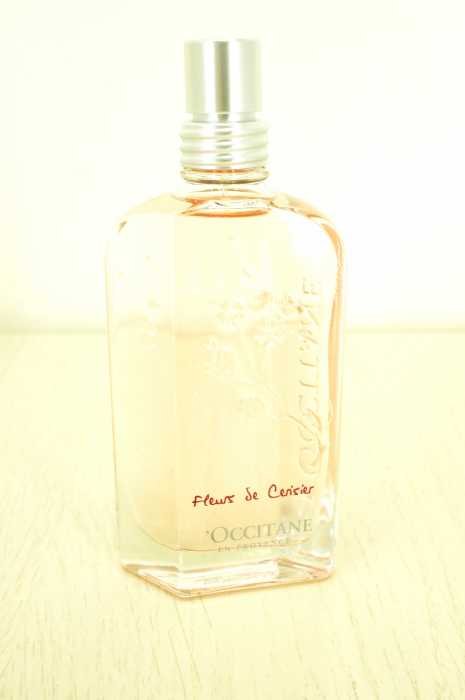 FLEURS DE CERISIER 香水 L'Occitane FLEURS de CERISIER Cherry Blossom EDT Spray 75ml