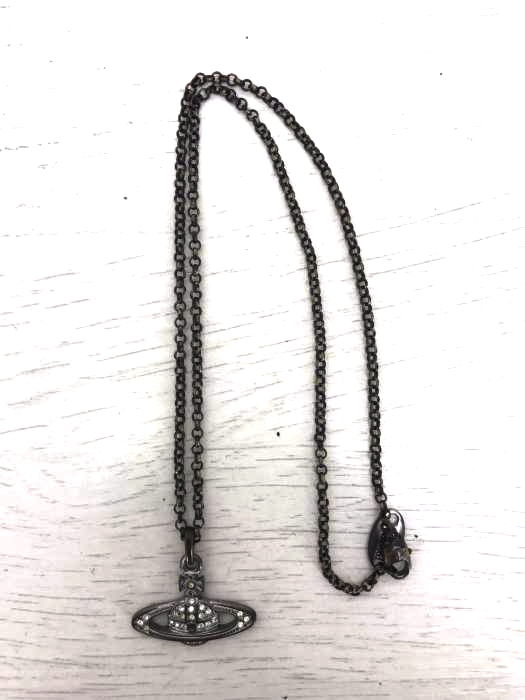 Vivienne Westwood（ヴィヴィアンウエストウッド） MINI BAS RELIEF PENDANT　平面オーブネックレス メンズ アクセサリー