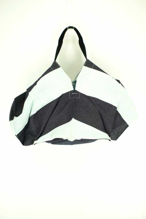 ISSEY MIYAKE（イッセイミヤケ） ハンドバッグ レディース バッグ