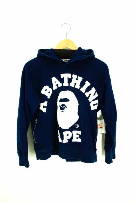 A BATHING APE （アベイシングエイプ） プリントフーディープルオーバー メンズ トップス