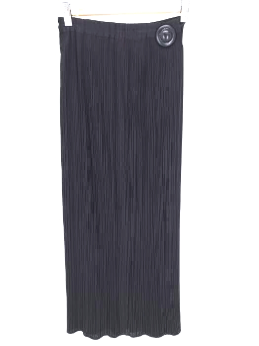 PLEATS PLEASE ISSEY MIYAKE（プリーツプリーズイッセイミヤケ