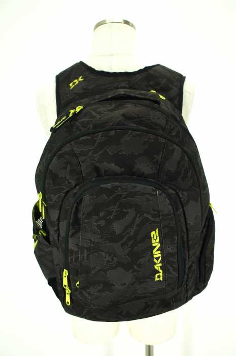 DAKINE （ダカイン） カモフラ柄蛍光ロゴ刺繍入りバックパック リュック メンズ バッグ