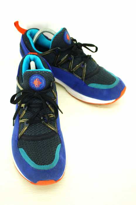NIKE （ナイキ） AIR HUARACHE LIGHT ローカット メンズ シューズ