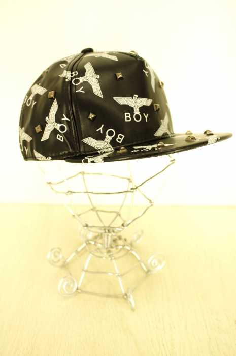 BOY LONDON （ボーイロンドン） スタッズ付きフェイクレザースナップバックキャップ メンズ 帽子