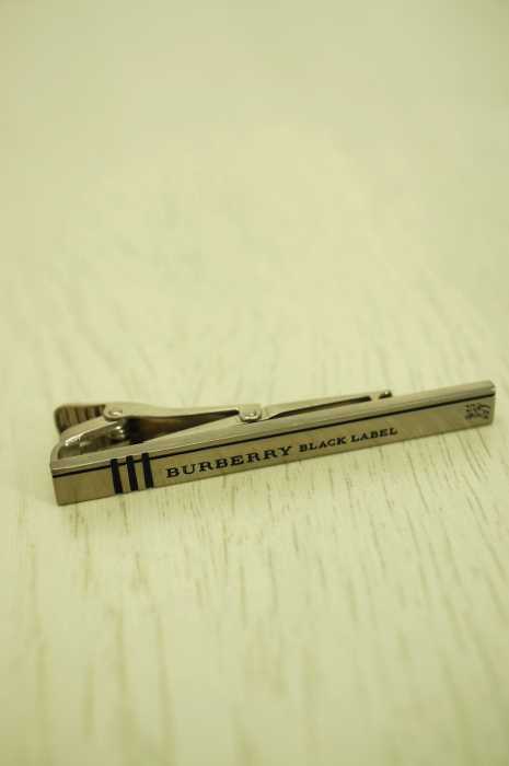 BURBERRY BLACK LABEL （バーバリーブラックレーベル） ロゴ刻印入りネクタイピン メンズ ファッション雑貨