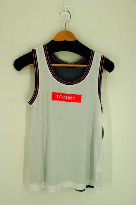 TOMMY（トミー） ボックスロゴプリントタンクトップ　ノースリーブ レディース トップス