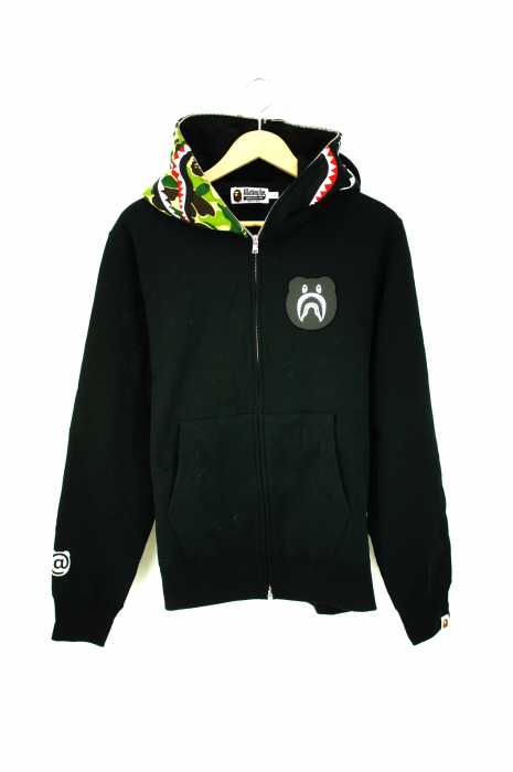 A BATHING APE x MEDICOMTOY（ア ベイシング エイプ メディコム トイ） SHARK BE@R FULL ZIP HOODIE  シャーク　クマ メンズ トップス