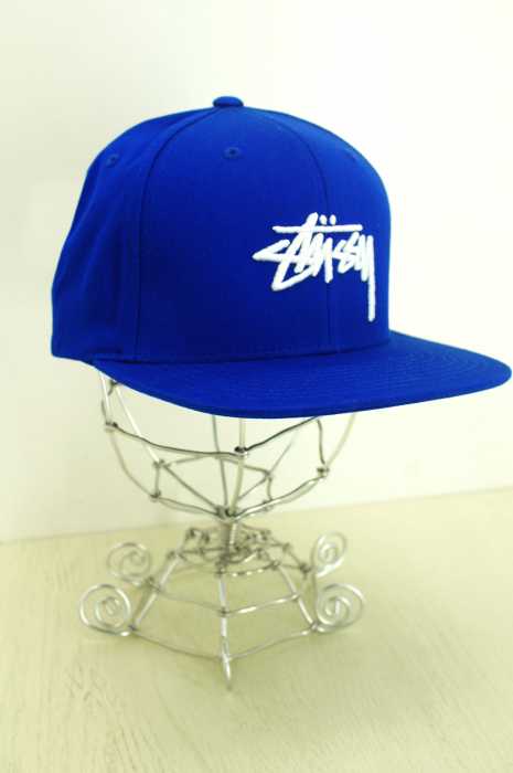 STUSSY （ステューシー） 刺繍ロゴ　6パネル メンズ 帽子