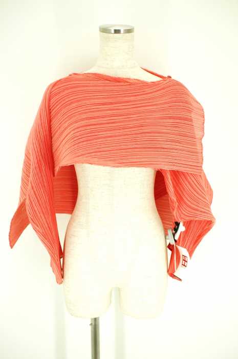 ISSEY MIYAKE FETE （イッセイミヤケ） プリーツ加工フロントクロス 