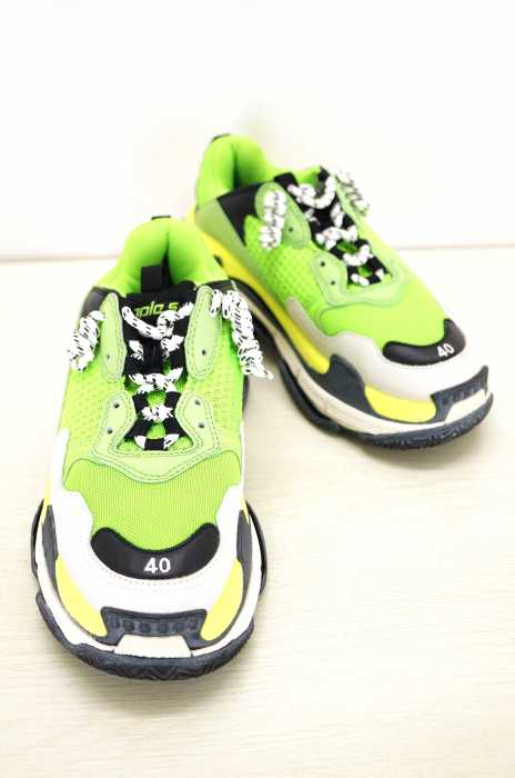 BALENCIAGA（バレンシアガ） Triple S VERT FLUO NOIR メンズ シューズ