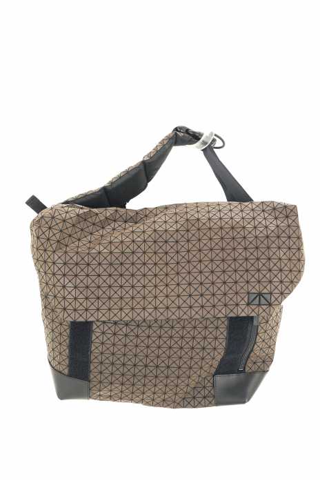 BAO BAO ISSEY MIYAKE（バオバオイッセイミヤケ） PVC 塩化ビニール メッセンジャー ショルダーバッグ メンズ バッグ