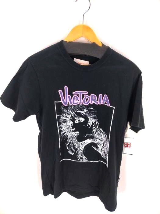 VICTORIA（ヴィクトリア） ロゴプリントtシャツ メンズ トップス