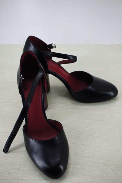 CHARLES & KEITH（チャールズキース） ウッドヒールパンプス レディース シューズ