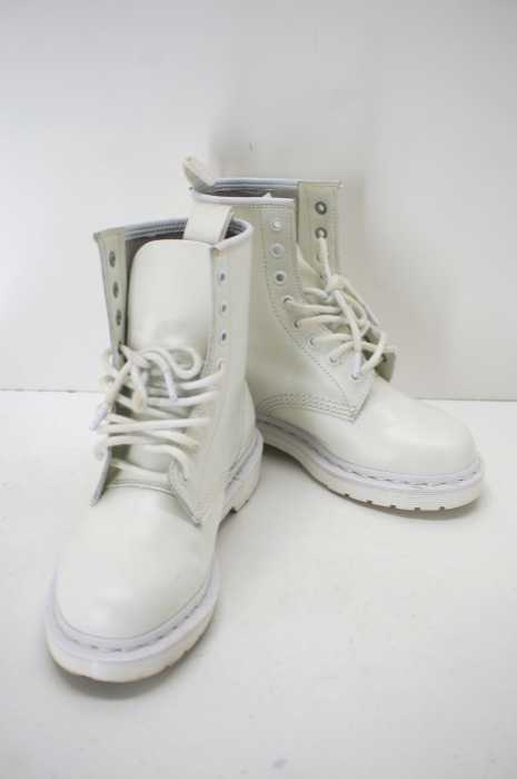 Dr.Martens （ドクターマーチン） 8ホール　ホワイトブーツ レディース シューズ