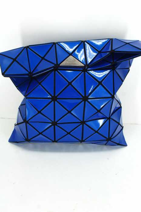 BAO BAO ISSEY MIYAKE (バオバオイッセイミヤケ) BILBAO LUCENT FLAP3 エナメルクラッチバッグ レディース バッグ