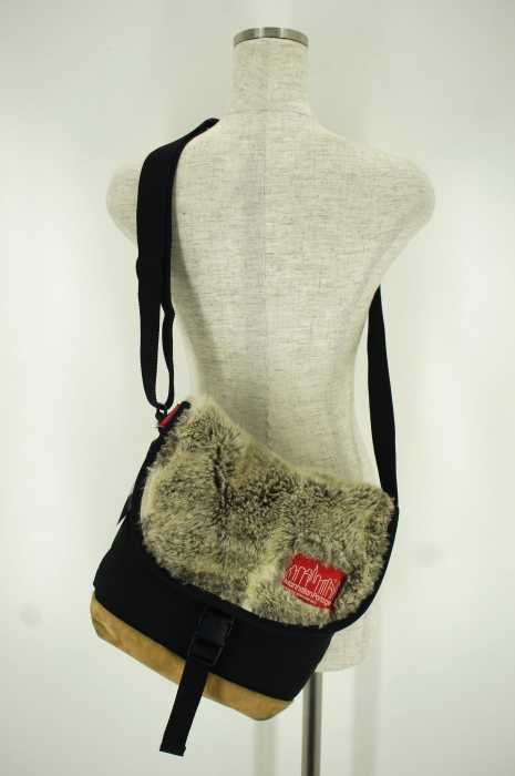 Manhattan Portage × X-girl (マンハッタンポーテージ × エックスガール) ファー付ショルダーバッグ レディース バッグ