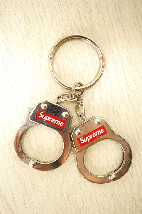 新品希少supreme Handcffs keychain 正規品 送料無料 Supreme Handcuffs Keychain