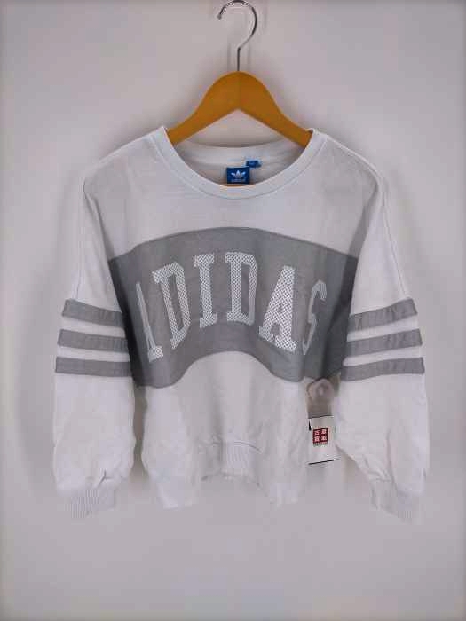 adidas Originals（アディダスオリジナルス） Metallic Logo Sweatshirt. レディース トップス