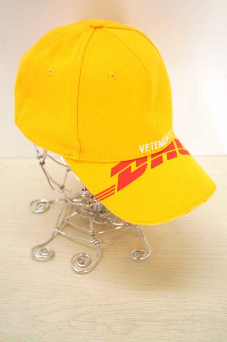 VETEMENTS(ヴェトモン ) Embroidered Cotton-Twill cap メンズ 帽子