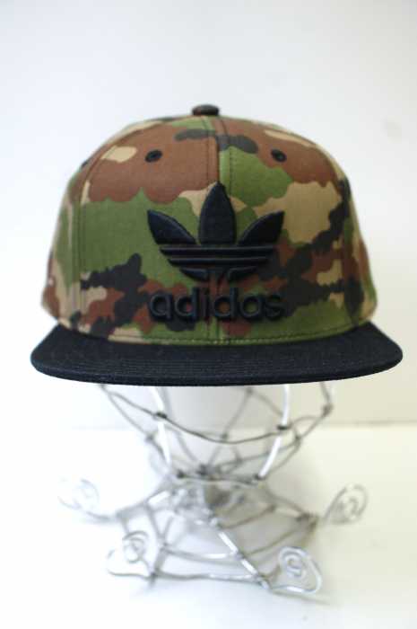 Adidas Originals アディダスオリジナルス カモ柄スナップバックキャップ メンズ 帽子 ブランド古着買取販売バズストア