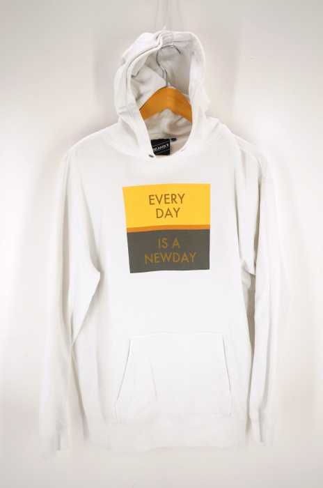 BEAMS T（ビームスティー） EVERY DAY IS A NEWDAY プリントパーカー メンズ トップス