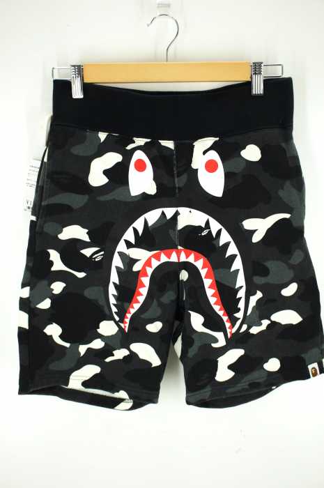 A BATHING APE （アベイシングエイプ） CAMO SHARK SWEAT SHORTS ハーフパンツ メンズ パンツ