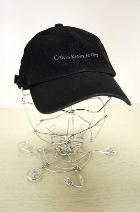 Calvin Klein Jeans（カルバンクラインジーンズ） ロゴ刺繍キャップ