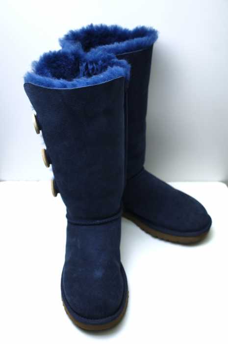 UGG (アグ) 1873 ベイリーボタン トリプレット レディース シューズ