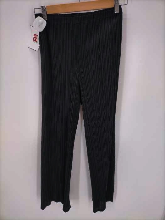 PLEATS PLEASE ISSEY MIYAKE（プリーツプリーズイッセイミヤケ） MONTHLY COLORS : DECEMBER レディース パンツ