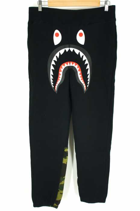 A BATHING APE （アベイシングエイプ） BAPELAND 1周年記念シャークスウェットパンツ メンズ パンツ