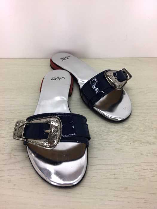 TOGA PULLA（トーガプルラ） シルバー装飾レザーサンダル レディース シューズ