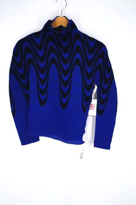 ISSEY MIYAKE me（イッセイミヤケミー） SCALLOP WAVE レディース トップス
