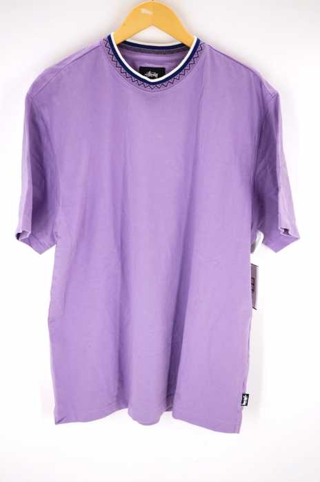 STUSSY （ステューシー） ネックデザインTシャツ Zig Zag メンズ トップス