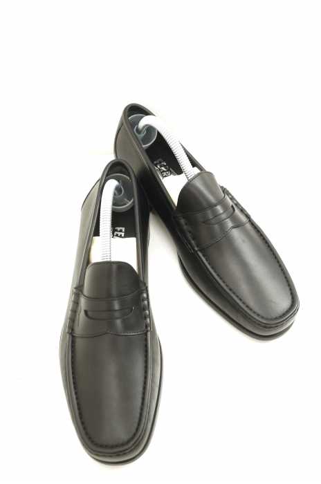 Salvatore Ferragamo (サルヴァトーレフェラガモ) プレーンレザーローファー メンズ シューズ