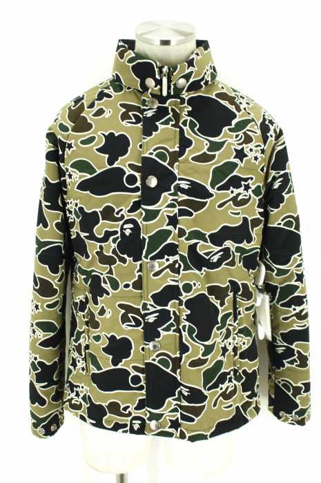 A BATHING APE （アベイシングエイプ） カモ柄ダウンジャケット メンズ アウター