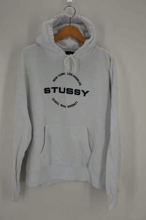 Stussy（ステューシー） フロントロゴ刺繍hoodie メンズ トップス