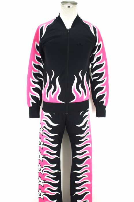 adidas Originals by Jeremy Scott （アディダスオリジナルスバイジェレミースコット） 「FLAMES TT」「FLAMES TRACKPANT」ジャージセットアップ メンズ パンツ