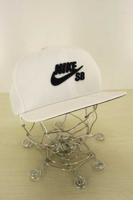 NIKE SB (ナイキスケートボーディング) ロゴ 刺繍 スナップバック メンズ 帽子