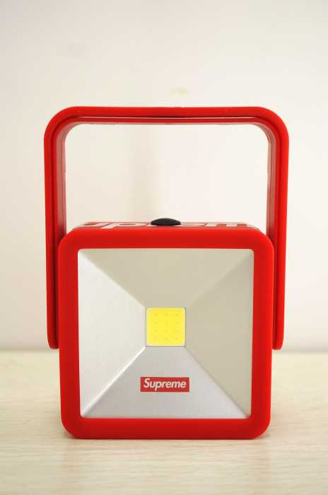 Supreme （シュプリーム） Magnetic Kickstand Light テーブルスタンドライト メンズ ファッション雑貨