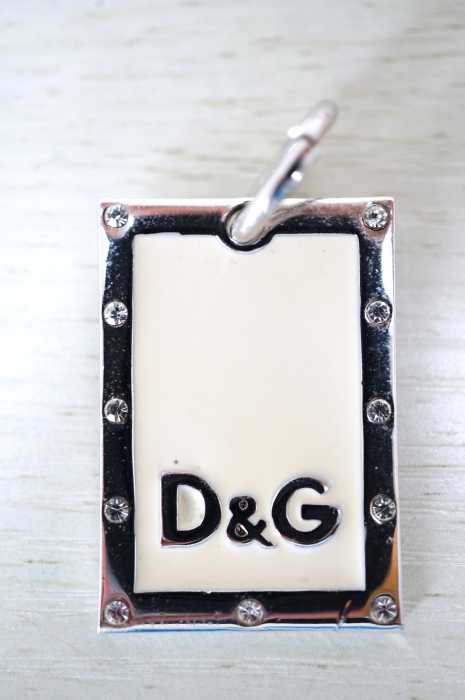 D&G DOLCE&GABBANA  （ディーアンドジー ドルチェアンドガッパーナ） ロゴペンダントトップ メンズ アクセサリー