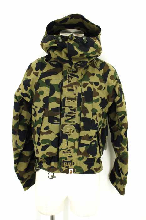 A BATHING APE （アベイシングエイプ） カモ柄マウンテンパーカー レディース アウター