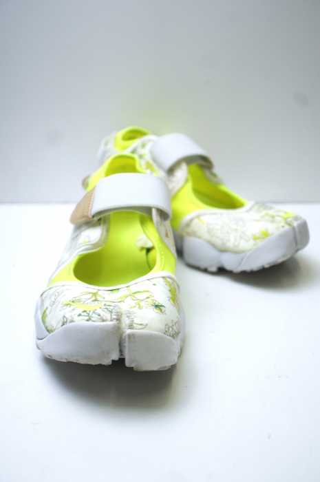 NIKE （ナイキ） AIRRIFTLIBQS　スニーカー レディース シューズ