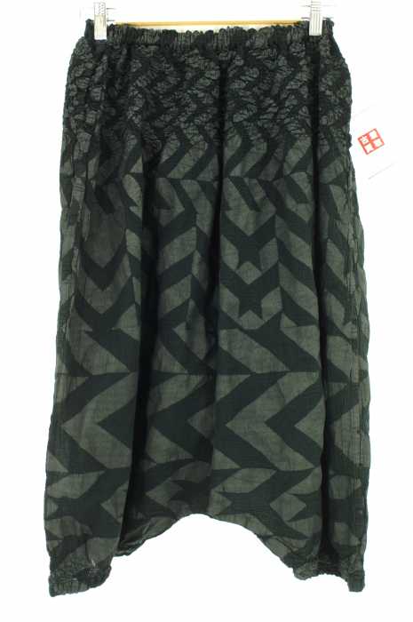 me ISSEY MIYAKE （ミー イッセイミヤケ） 総柄シワ加工 レディース パンツ