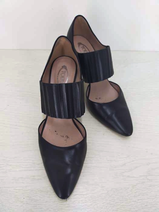 TODS(トッズ) ベルトポインテッドトゥヒールパンプス レディース シューズ